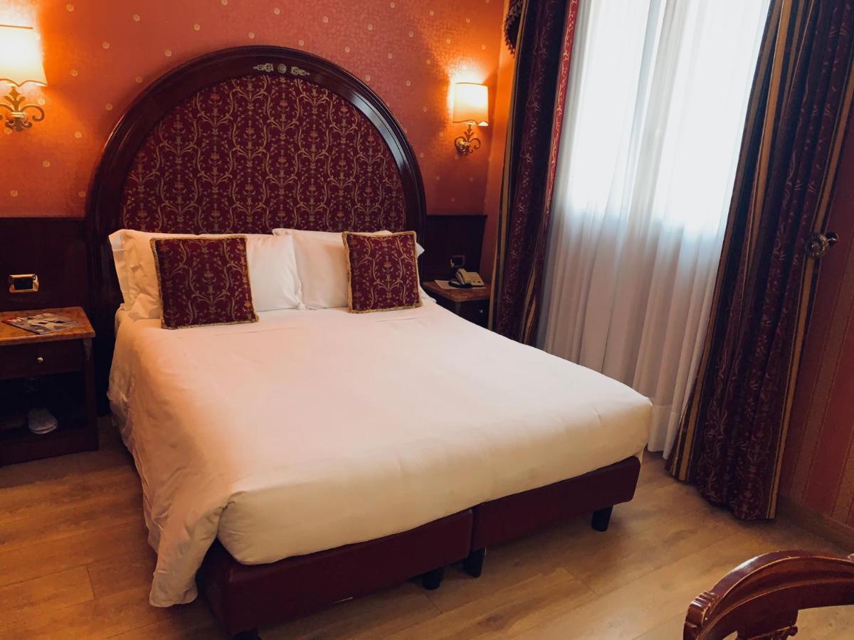 Hotel Vittoria Milaan Buitenkant foto