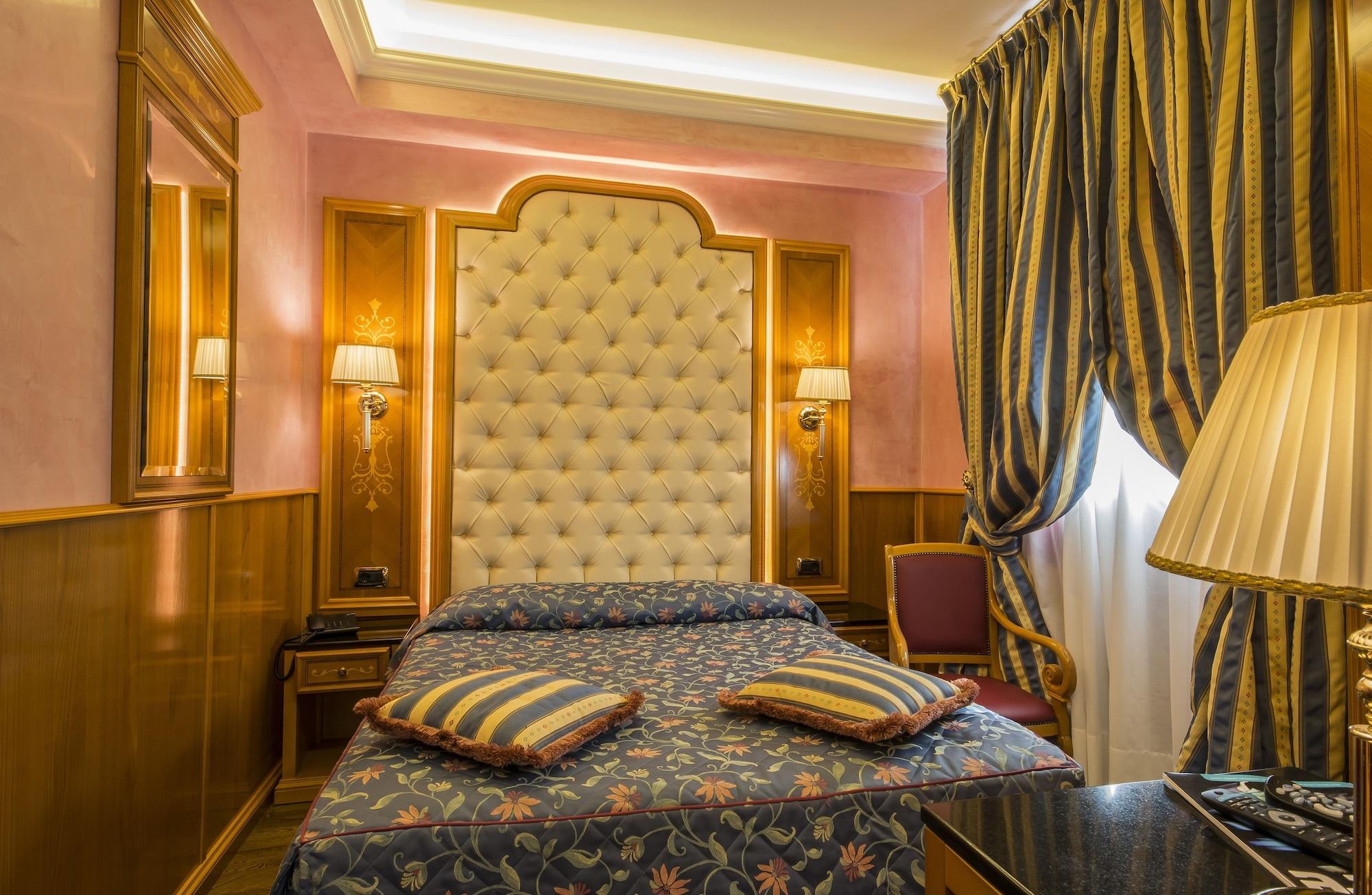 Hotel Vittoria Milaan Buitenkant foto