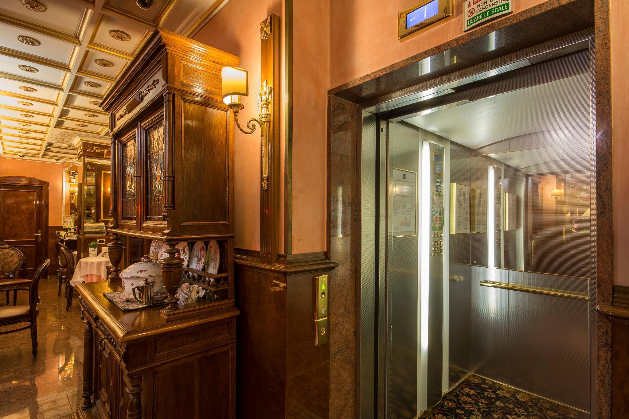 Hotel Vittoria Milaan Buitenkant foto