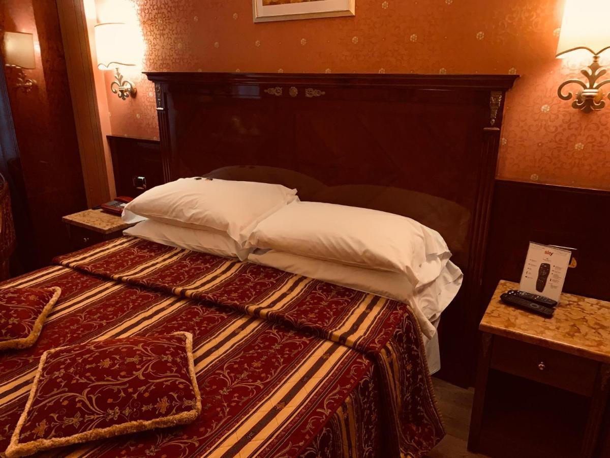 Hotel Vittoria Milaan Buitenkant foto