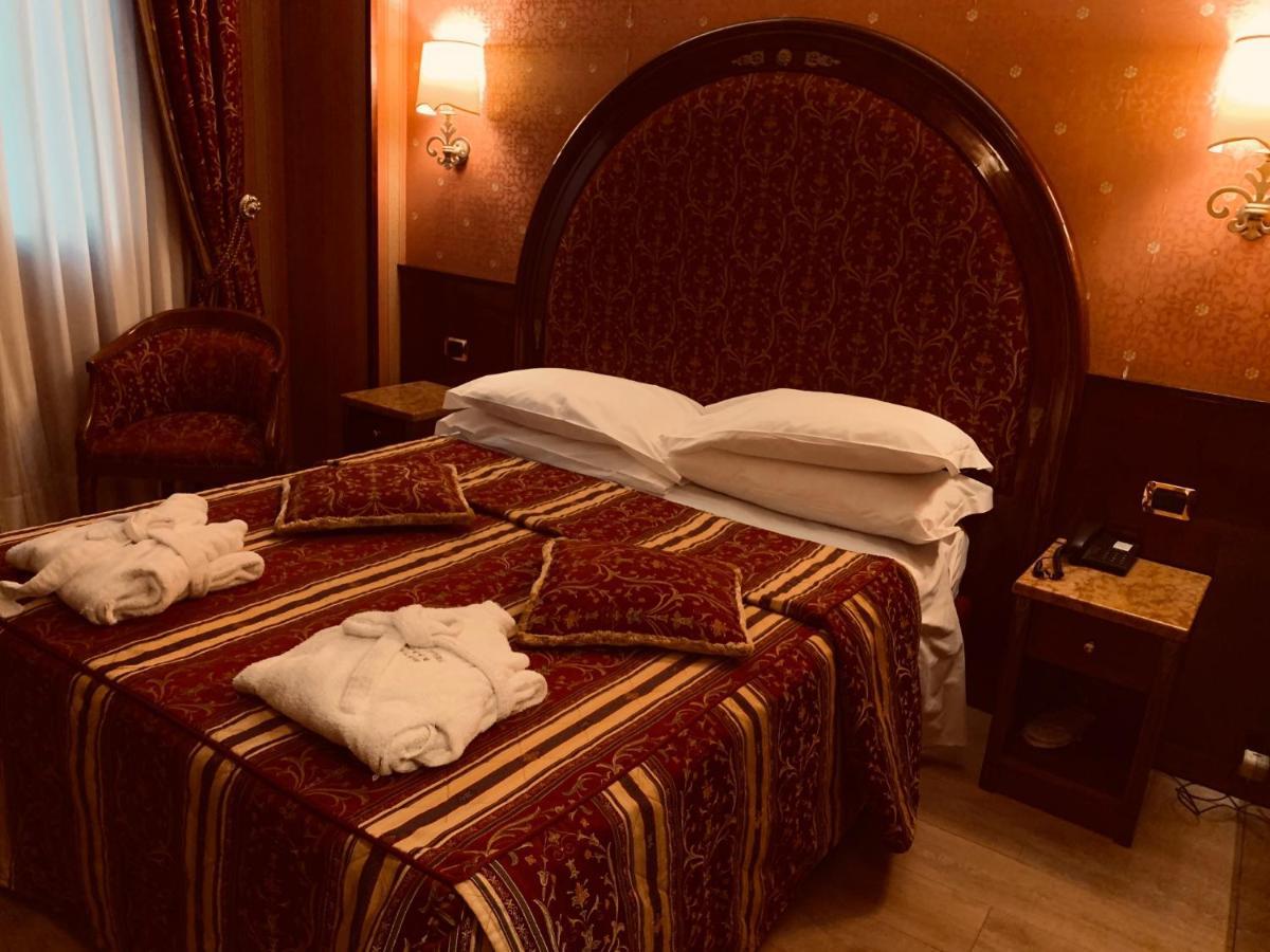 Hotel Vittoria Milaan Buitenkant foto