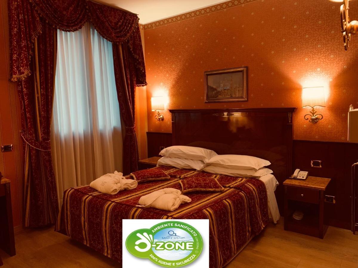 Hotel Vittoria Milaan Buitenkant foto