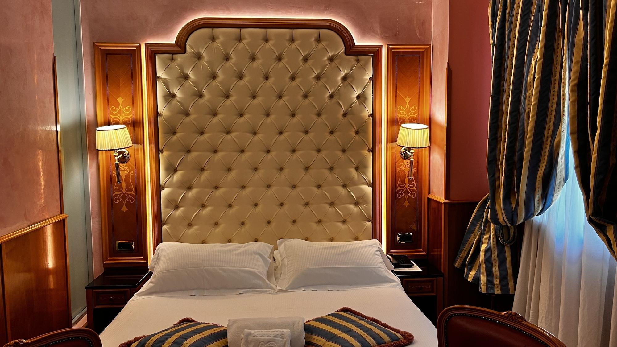 Hotel Vittoria Milaan Buitenkant foto