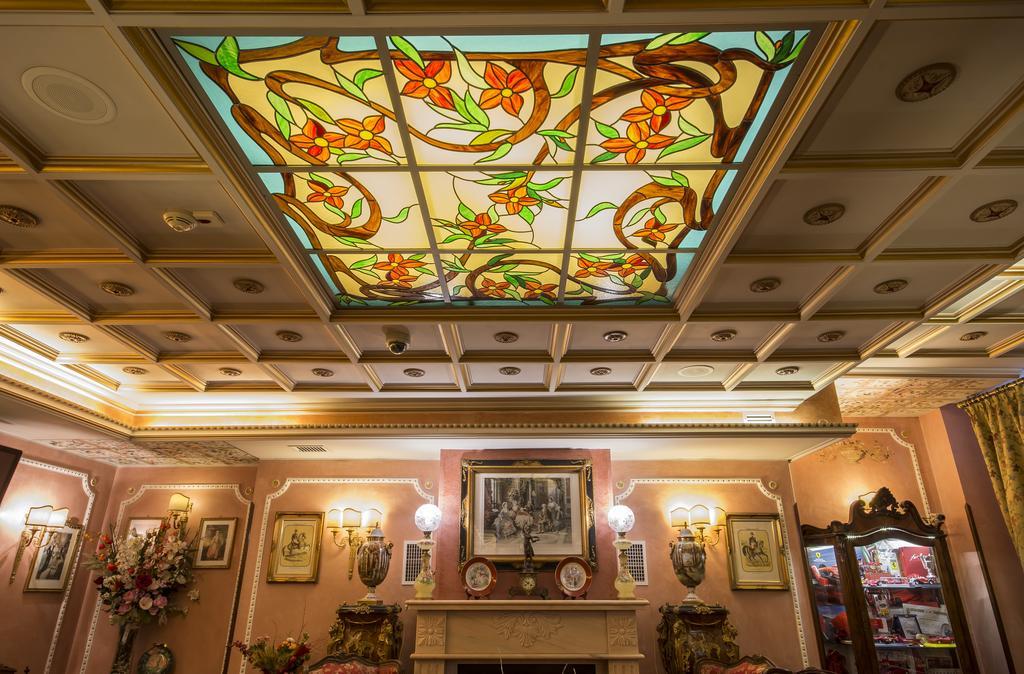 Hotel Vittoria Milaan Buitenkant foto