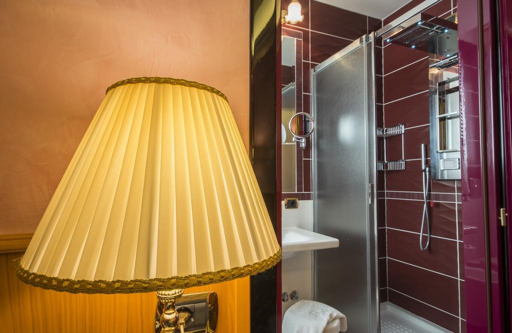 Hotel Vittoria Milaan Buitenkant foto
