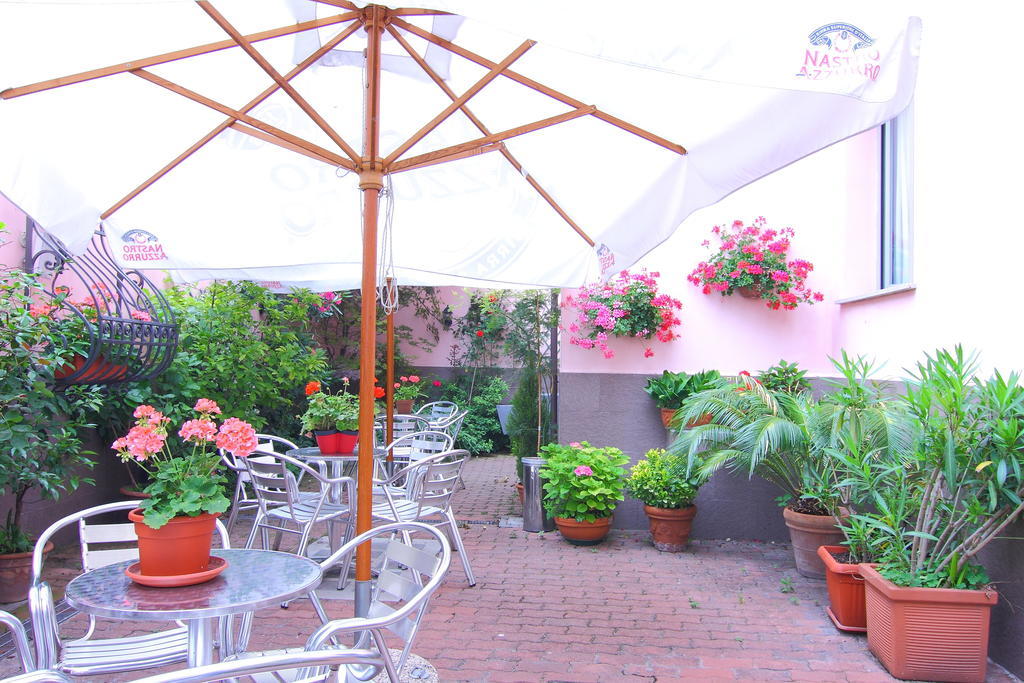 Hotel Vittoria Milaan Buitenkant foto