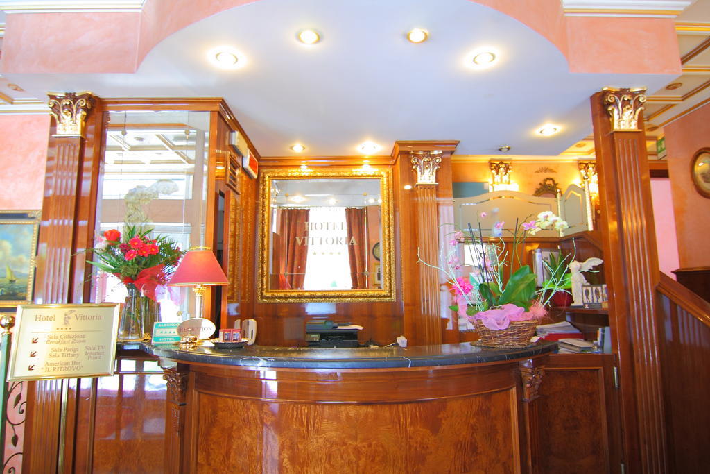 Hotel Vittoria Milaan Buitenkant foto